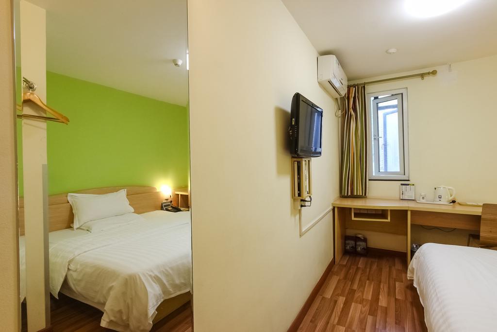 7Days Inn Guangzhou Longkou East Exterior photo